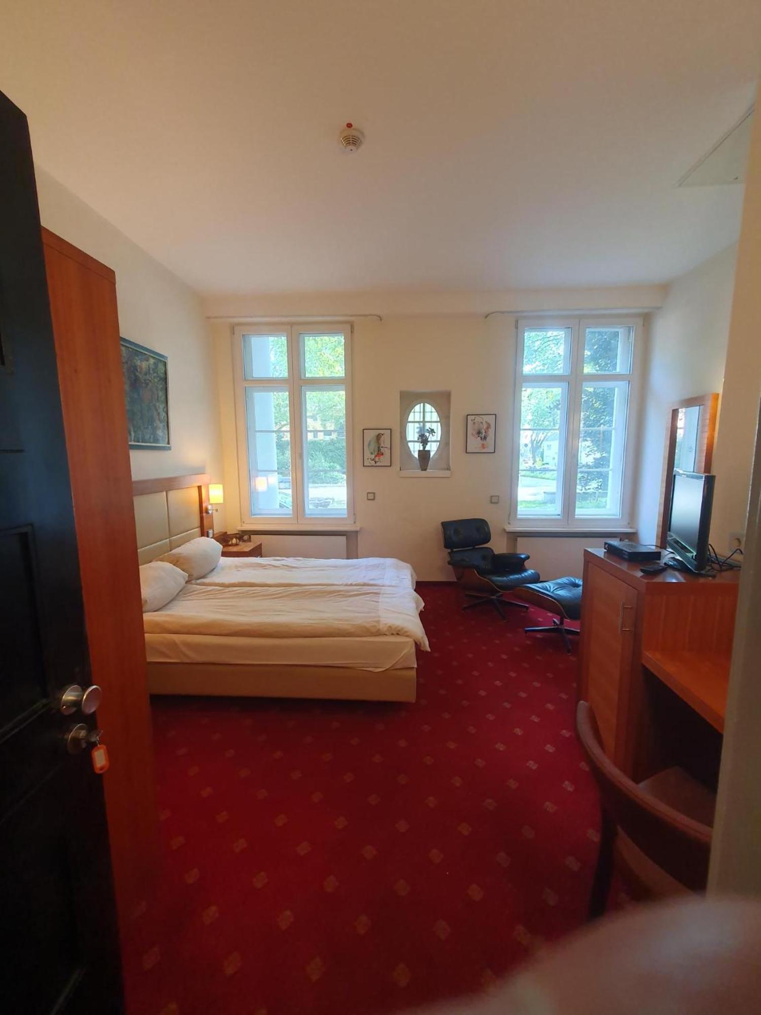 Die Villa, Zimmer 26, Dz 勒沃库森 外观 照片